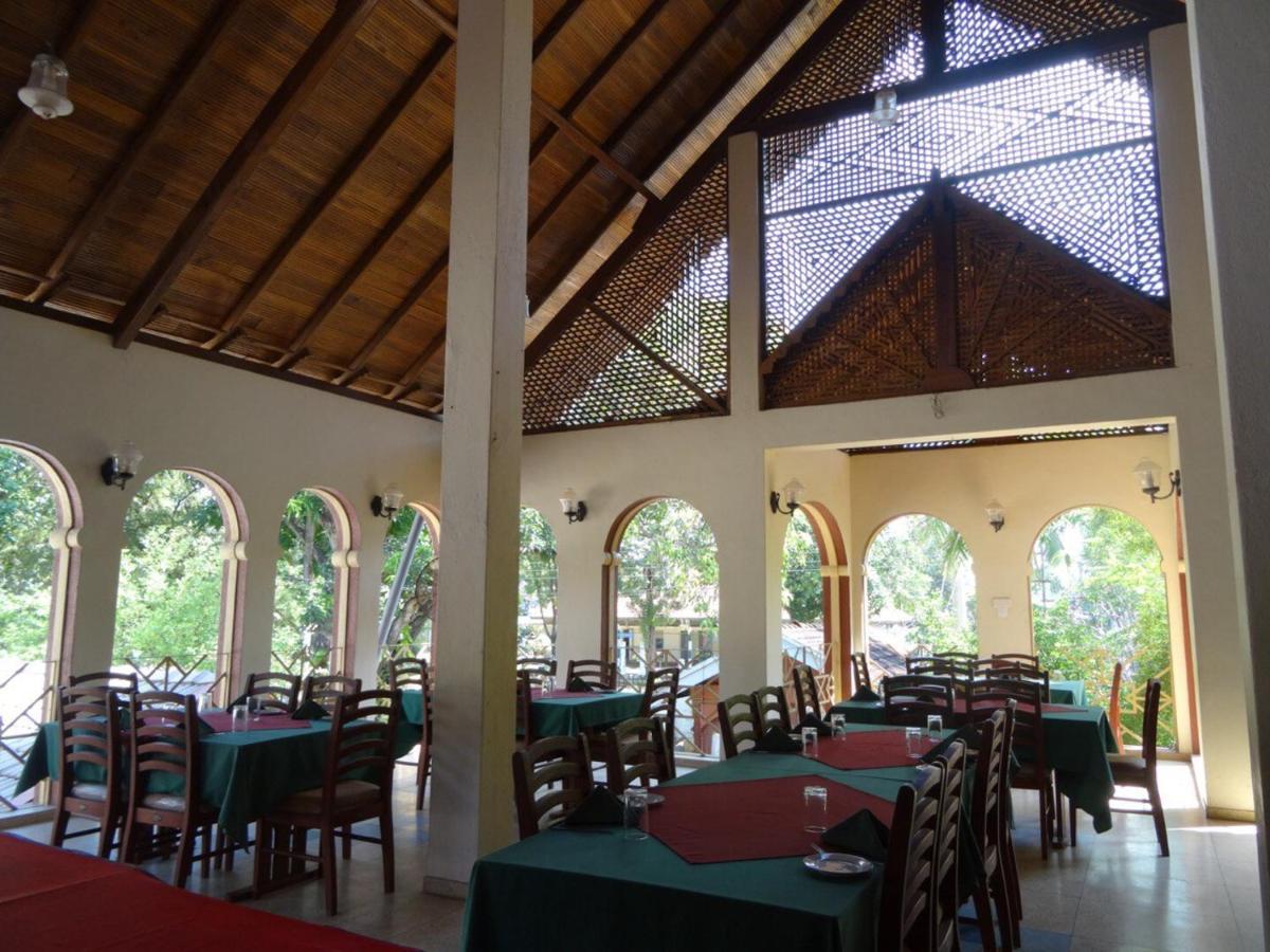Hotel Shalini Anuradhapura Ngoại thất bức ảnh
