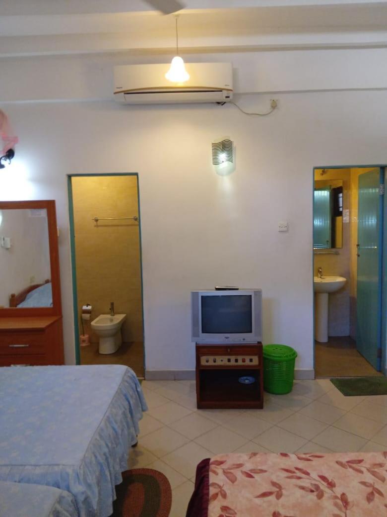 Hotel Shalini Anuradhapura Ngoại thất bức ảnh