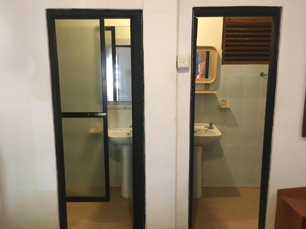 Hotel Shalini Anuradhapura Phòng bức ảnh